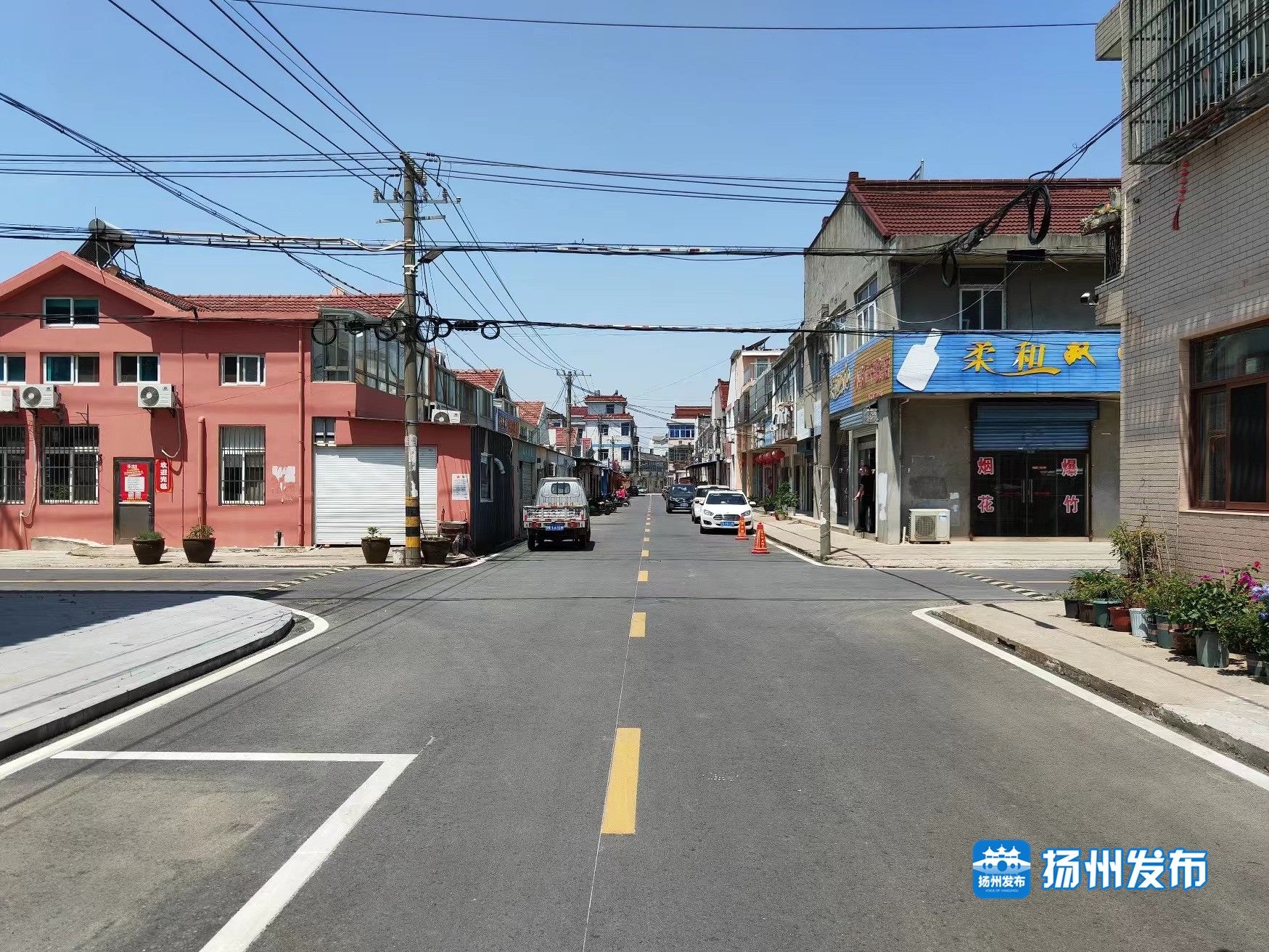 提档升级方巷镇道路旧貌换新颜